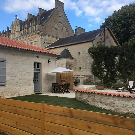 Feriehus Swallows, Beautiful In The Grounds Of Chateau Beauvoir Ecurat