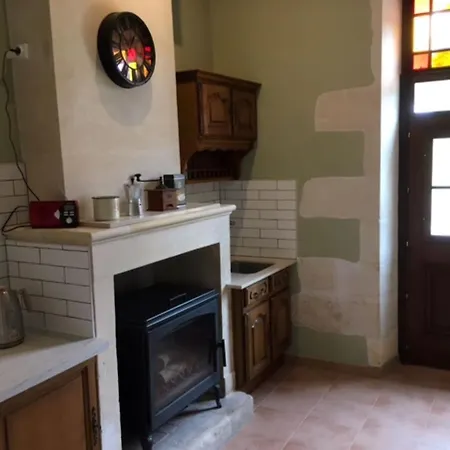 Swallows, Beautiful In The Grounds Of Chateau Beauvoir Tatil Evi Ecurat