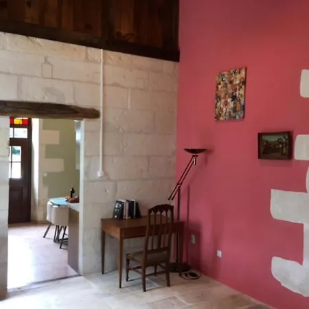 Swallows, Beautiful In The Grounds Of Chateau Beauvoir * Ecurat