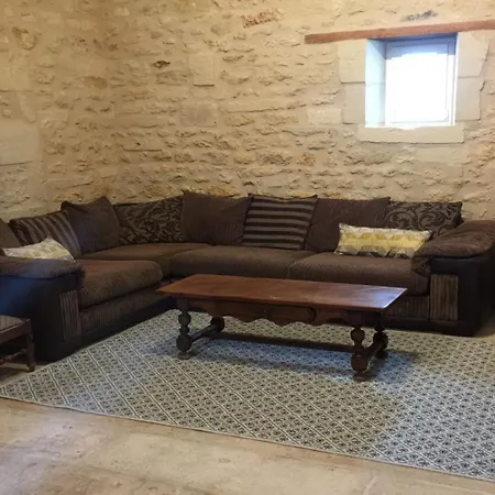 Tatil Evi Swallows, Beautiful In The Grounds Of Chateau Beauvoir Ecurat