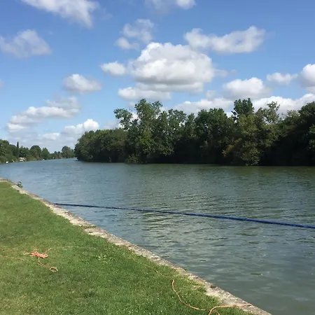Feriehus Swallows, Beautiful In The Grounds Of Chateau Beauvoir Ecurat