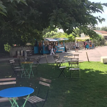 Tatil Evi Swallows, Beautiful In The Grounds Of Chateau Beauvoir Ecurat