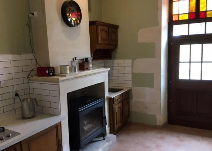 Swallows, Beautiful In The Grounds Of Chateau Beauvoir Semesterbostad Ecurat