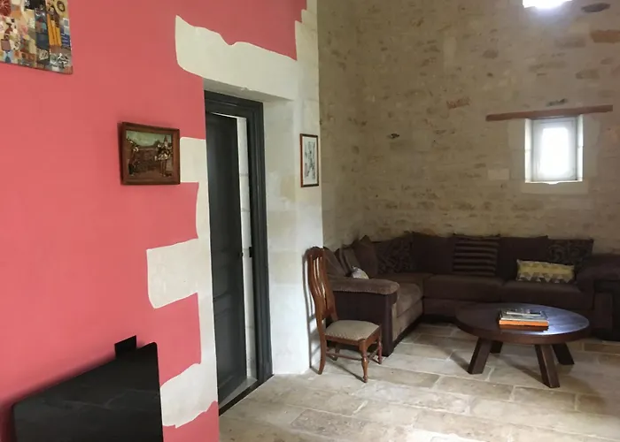 Semesterbostad Swallows, Beautiful In The Grounds Of Chateau Beauvoir