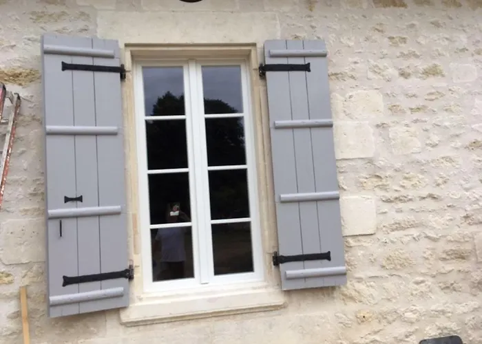 Semesterbostad Swallows, Beautiful In The Grounds Of Chateau Beauvoir *