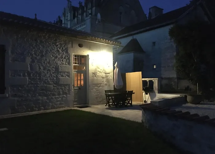 Semesterbostad Swallows, Beautiful In The Grounds Of Chateau Beauvoir Ecurat