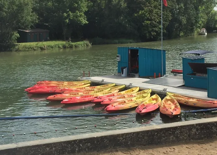 Semesterbostad Swallows, Beautiful In The Grounds Of Chateau Beauvoir