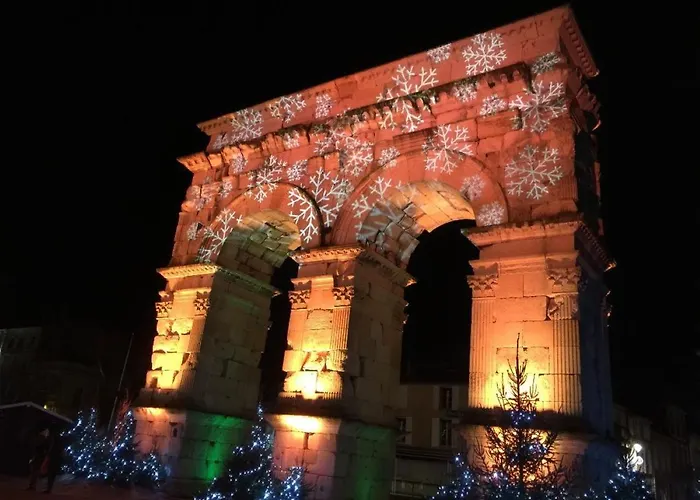 Semesterbostad Swallows, Beautiful In The Grounds Of Chateau Beauvoir